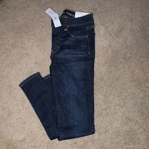 American Eagle high waisted jeans, never worn!